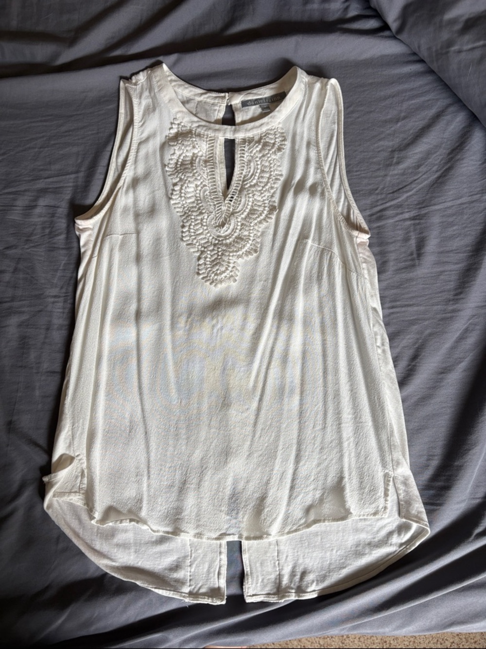 Sleeveless Embroidered Keyhole Top - White